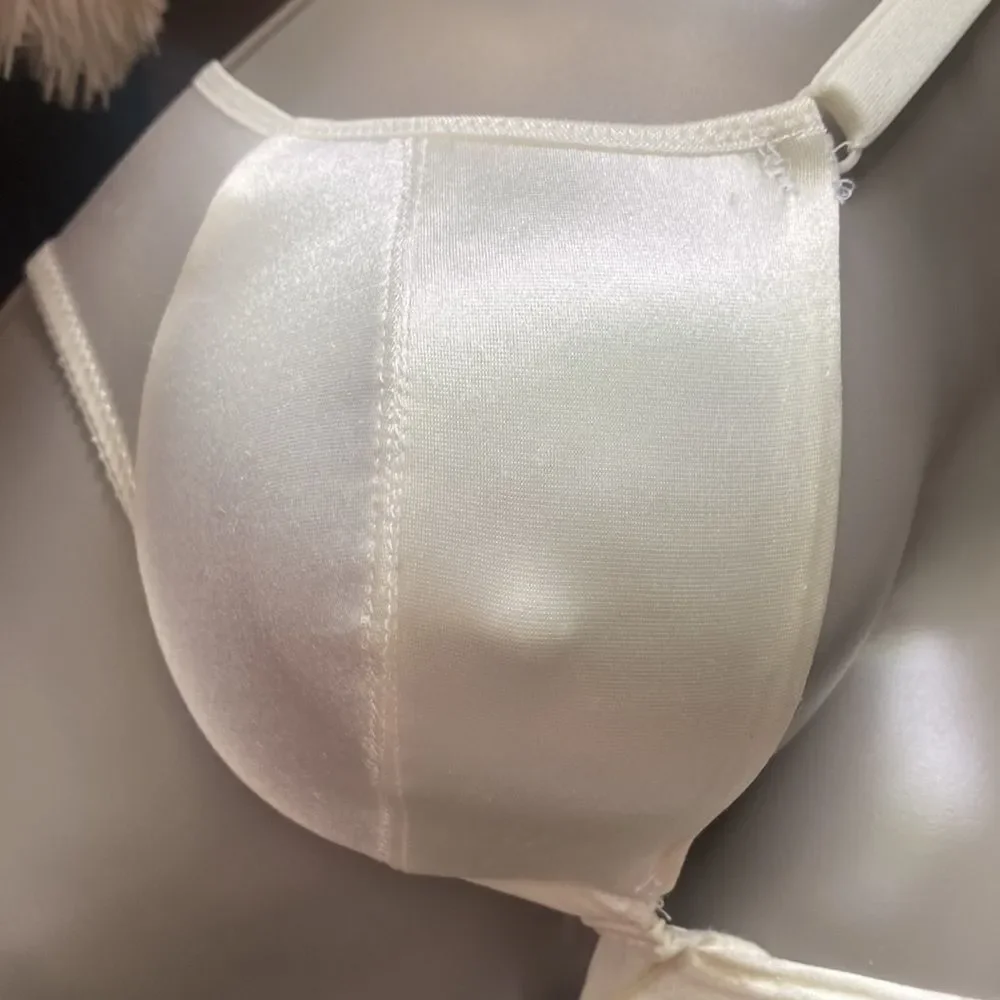 Vintage Victoria’s Secret Second Skin Satin Racerback from close Bra 34A Ivory